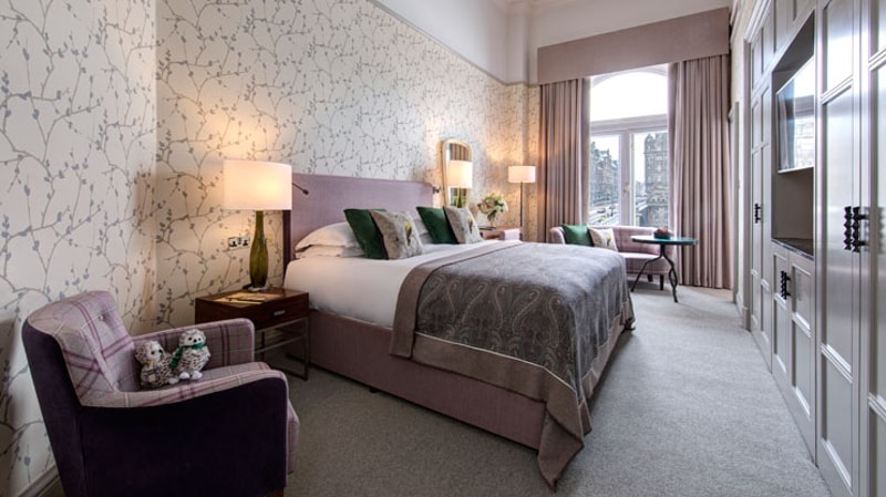 Overnight experience in a Executive Room with breakfast for two